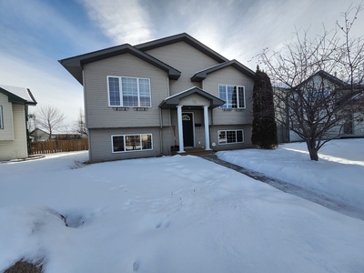 Red Deer Pet Friendly House For Rent | Kentwood West | Beautiful 4 Bedroom House in
