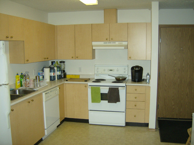 1 Bedroom ,Laundry in Unit . For Lease Take Over in Garden City