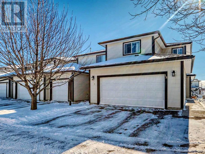 18, 15 Silver Springs Way NW Airdrie, Alberta