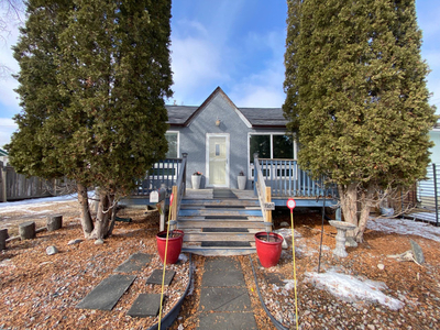 3 bedroom, 1.5 Bath on a 50’ Lot in West Fort Garry!