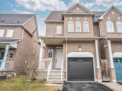3+2 BR | 4 BA-Single Garage Freehold Townhouse in Whitby