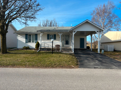 Bungalow in Adult Gated Community of Wilmot Creek Clarington, On