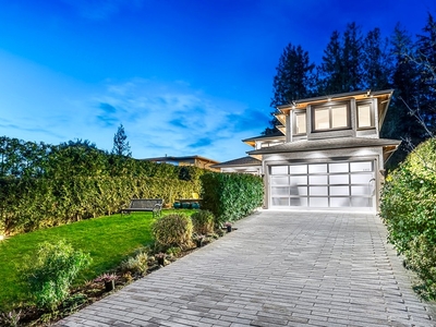 Exquisitely Designed Home In Gleneagles Overlooking Breathtaking Ocean And Island Views!