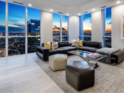 Luxury Apartment for sale in Toronto, Canada