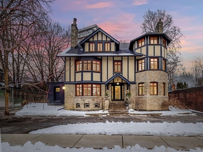 Luxury 6 bedroom Detached House for sale in Toronto, Canada