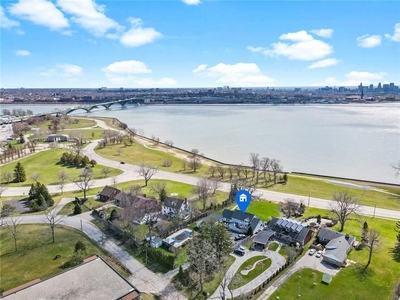 Offering One Of The Most Fantastic Views Fort Erie Has To Offer Check Out 14 Lakeshore Road!