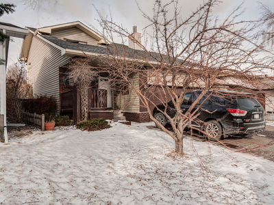Spacious 1 room of a two storey home in a quiet neighborhood | 20 Templebow Way NE, Calgary