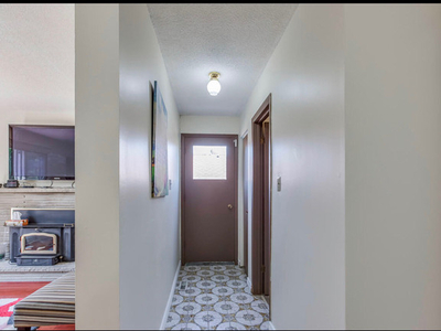 Spacious room in Walkout basement