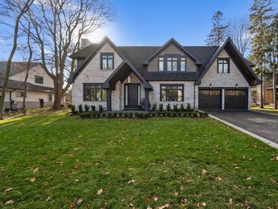 Welcome To 128 Balsam Drive In South East Oakville.