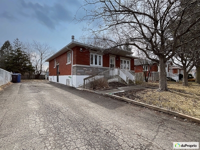 Bungalow for sale Longueuil (Vieux-Longueuil) 4 bedrooms