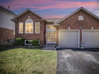 House for sale, 34 Kingsgate Cres, in East Gwillimbury, Canada