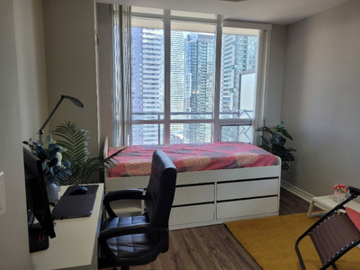 Rental near Square One from May 1