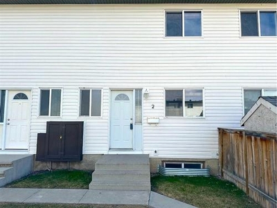 Townhouse For Sale In Fairview, Red Deer, Alberta
