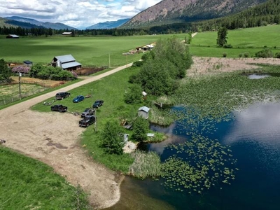 Single-Family in South Shuswap, British Columbia