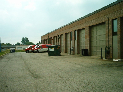 Commercial / Industrial 1000 sq.ft unit for lease in Brampton ON