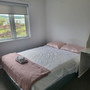 Furnished private room in Grimsby + utilities!