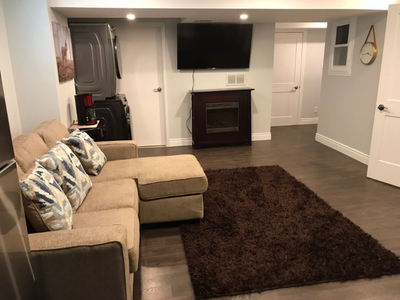 FURNISHED SEPARATE ENTRY CLEAN 2 BEDROOM APRTMENT IN BOWMANVILLE