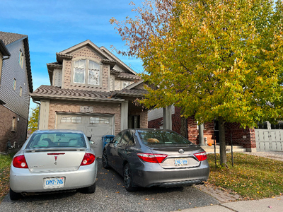Guelph South End 3 Beds 2.5 Bath house available for rent