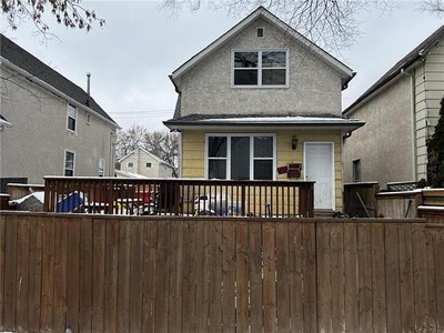 House For Sale In Logan-C.P.R., Winnipeg, Manitoba