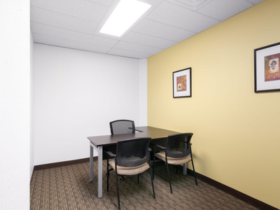 Private office space for 2 persons in Brampton County Court