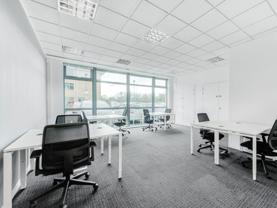 Private office space tailored to your business’ unique needs in