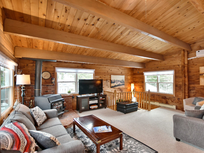 SKI CHALET - BLUE MOUNTAIN, COLLINGWOOD Price Reduced