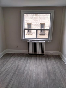 Spacious Bachelor Unit in downtown Toronto!