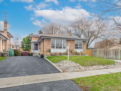 4 Bedroom 3 Bths - located at Lawrence & Scarborough Golf Cl
