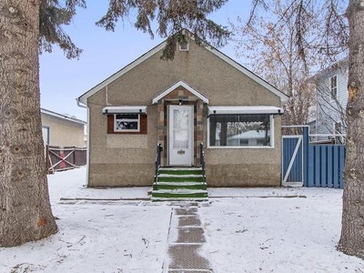 House For Sale In Beacon Heights, Edmonton, Alberta