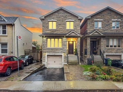 House For Sale In Oakridge, Toronto, Ontario