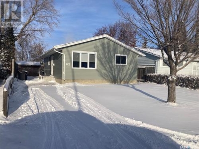 House For Sale In Pacific Heights, Saskatoon, Saskatchewan