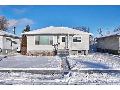 House For Sale In SW Hill Kensington, Medicine Hat, Alberta