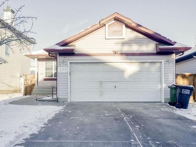 House For Sale In Wild Rose, Edmonton, Alberta