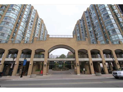 LUXURY WATERFRONT CONDO AT KEMPENFELT BAY