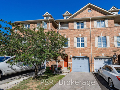 Prime Location: 3 Bds Townhome, 8min to Rouge Hill Go!