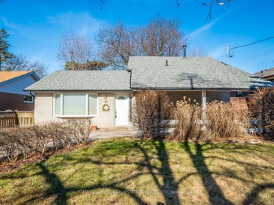 10 Mancroft Cres