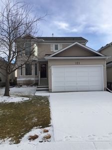 Calgary House For Rent | Signal Hill | Beautiful Home in Well-Established Neigbourhood