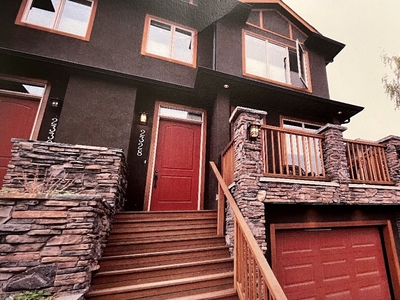 Calgary Pet Friendly Duplex For Rent | West Hillhurst | Luxurious Home. Exclusive Neighbourhood. Also