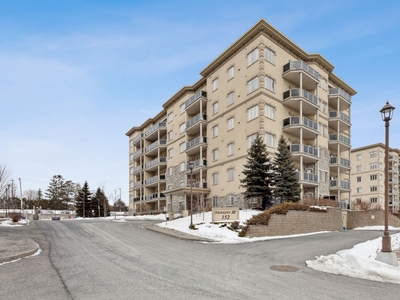 Condo/Apartment for sale, 152 Boul. de Lucerne, Hull, QC J9A3V8, CA, in Gatineau, Canada
