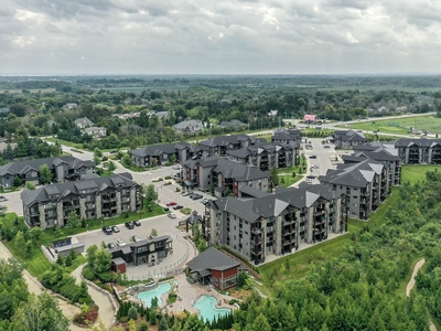 Condo/Apartment for sale, 16 Beckwith Lane 402, Southern Georgian Bay, Ontario, in Clearview, Canada