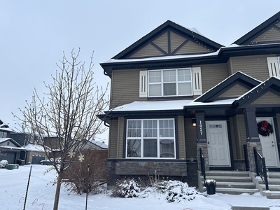 Edmonton Apartment For Rent | Walker | Clean 2 Story Duplex with