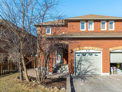 12 Carron Ave Vaughan, ON L6A 1Y7