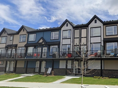 Calgary Pet Friendly Townhouse For Rent | Belmont | 2 Bedroom 2.5 Bathroom Townhouse