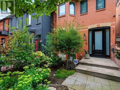 House For Sale In Cabbagetown South, Toronto, Ontario