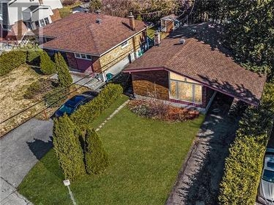 House For Sale In Carson Grove - Carson Meadows, Ottawa, Ontario