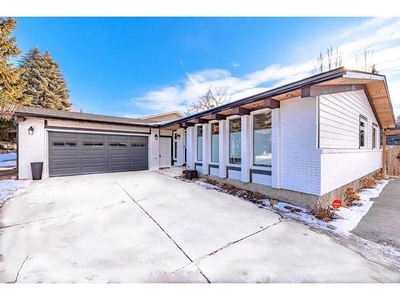 House For Sale In Lake Bonavista, Calgary, Alberta