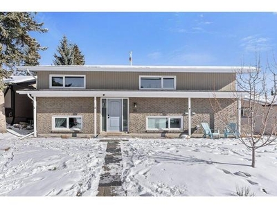 House For Sale In Maple Ridge, Calgary, Alberta