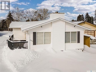House For Sale In Meadowgreen, Saskatoon, Saskatchewan