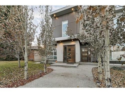 House For Sale In Richmond, Calgary, Alberta