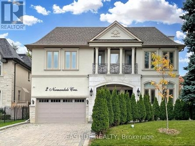 House For Sale In St. Andrew, Toronto, Ontario